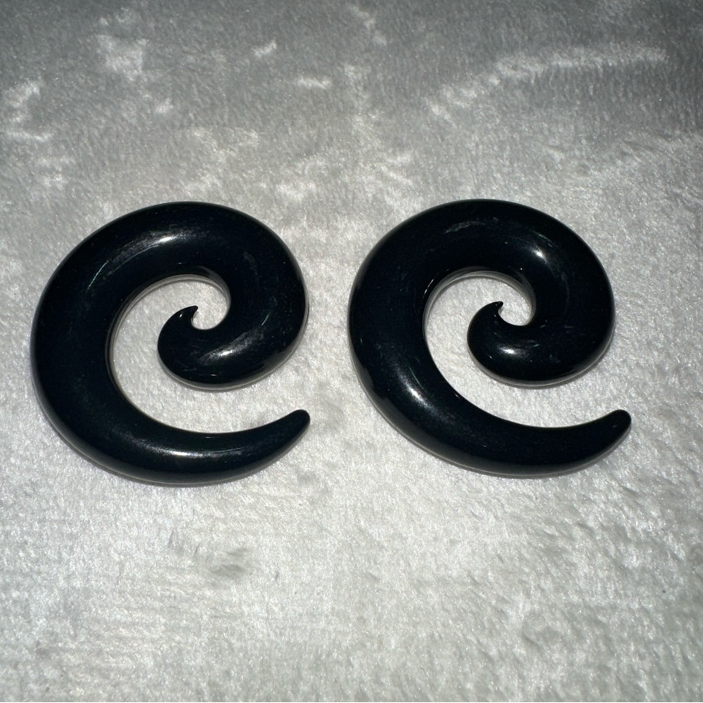 New pair 12 mm Ear Stretchers piercings Earrings lobes never worn